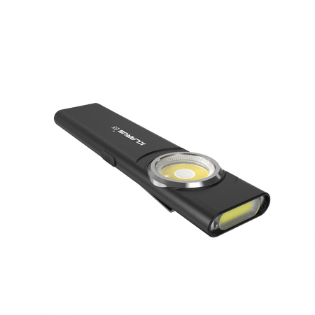 Everyday carry flashlight for outdoor adventures